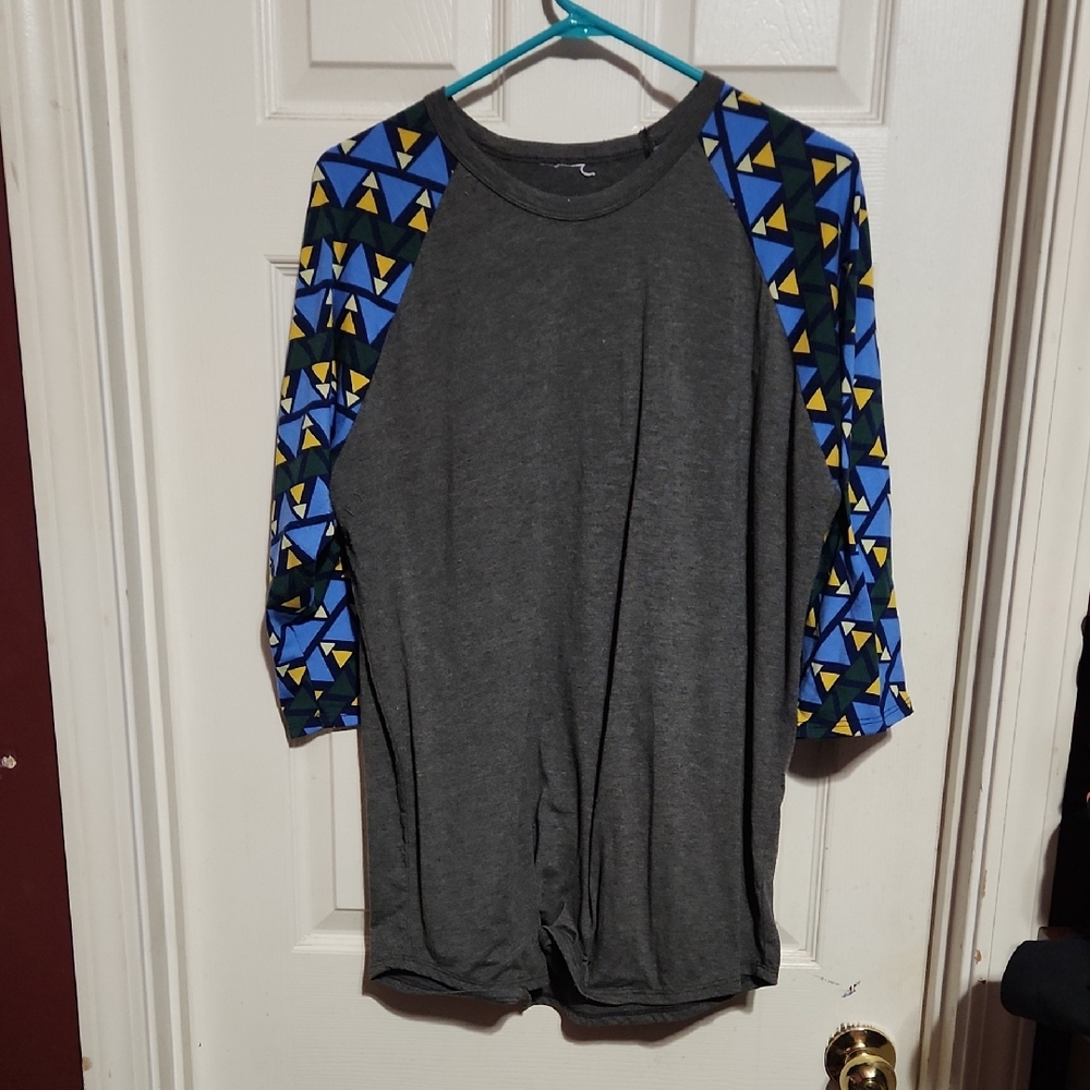 LulaRoe Gray Raglan Shirt with Geometric Sleeves RANDY
